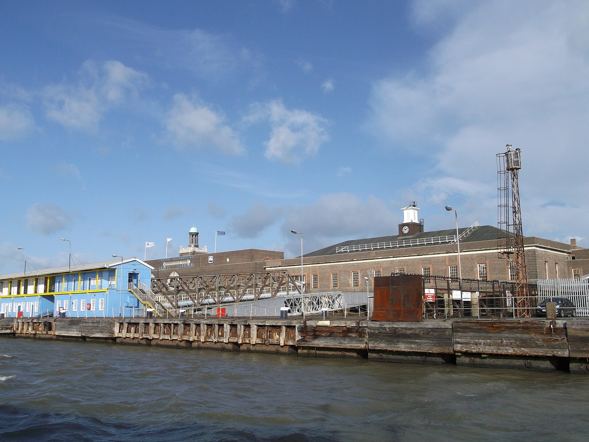 Shipping containers for sale in Tilbury — River Tyne and Tyneside